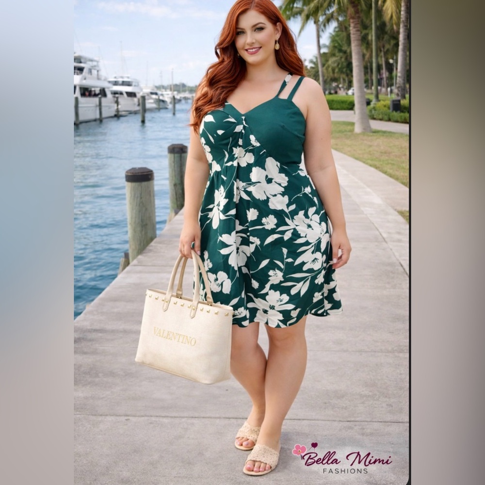 New Boutique Green Floral cross cross mini  Dress size 3X 🌹🌸🌺 BC BAG  06